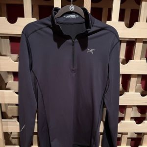 Arc’teryx charcoal half zip pullover
